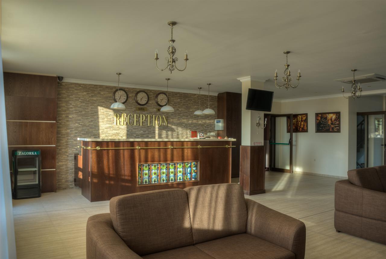 Hotel Chateau Des Bergers Targovishte  Eksteriør bilde
