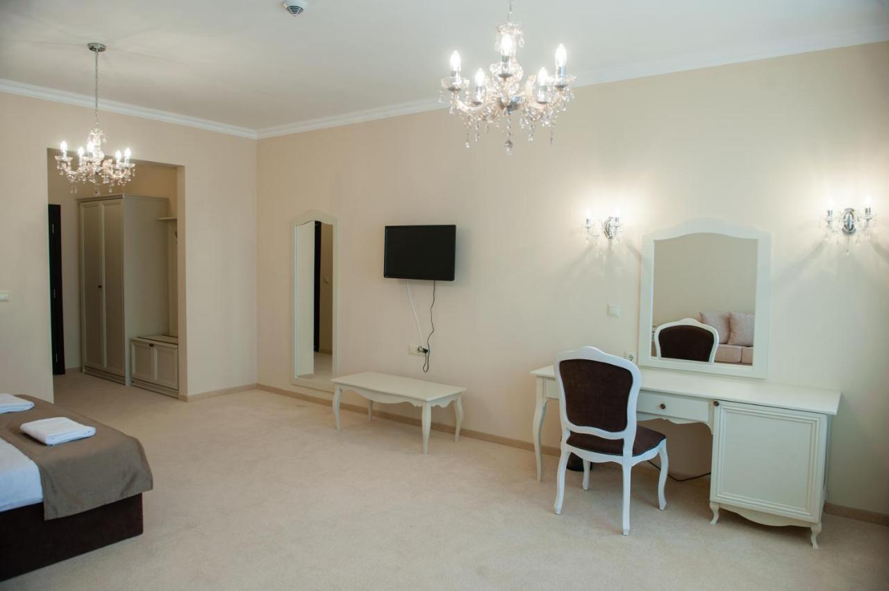 Hotel Chateau Des Bergers Targovishte  Eksteriør bilde